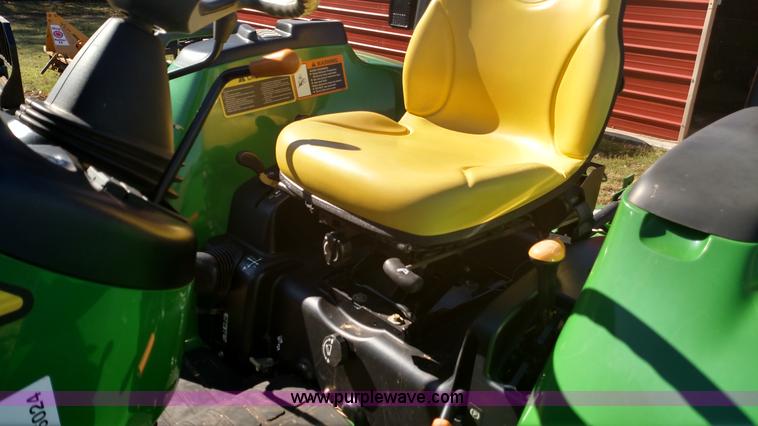 image for item L6024 2006 John Deere 4520 compact utility tractor