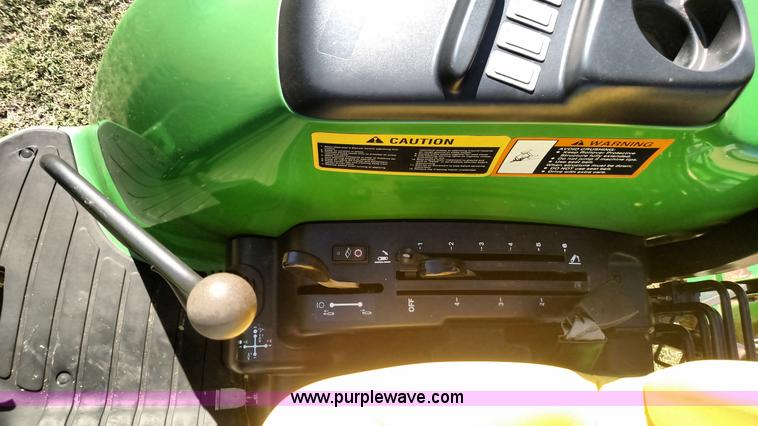 image for item L6024 2006 John Deere 4520 compact utility tractor