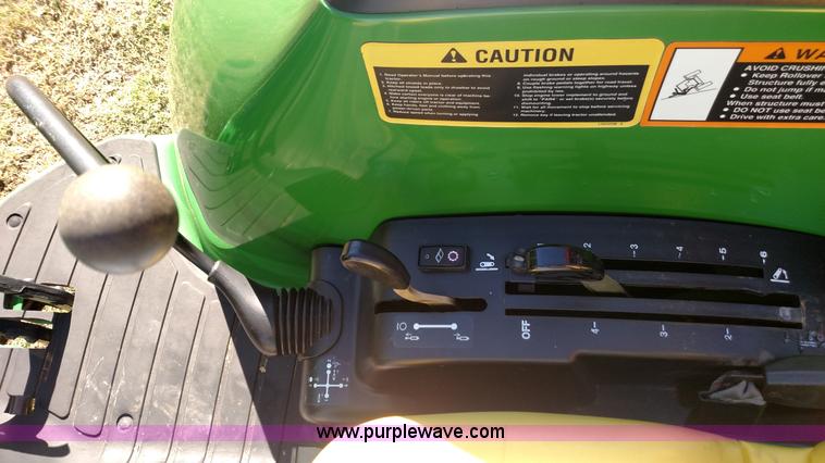 image for item L6024 2006 John Deere 4520 compact utility tractor