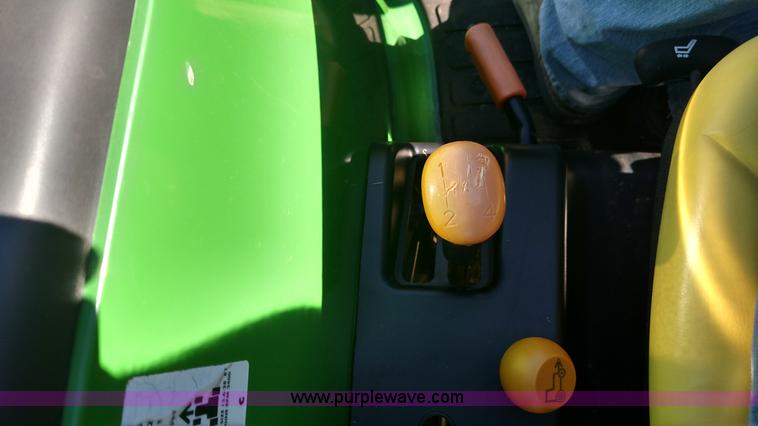 image for item L6024 2006 John Deere 4520 compact utility tractor