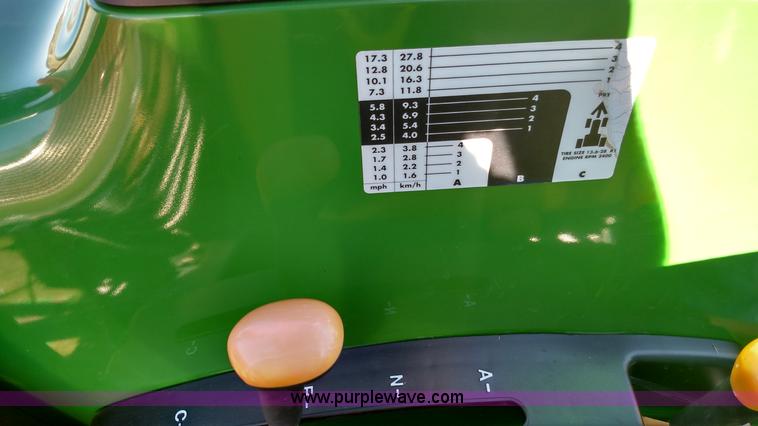image for item L6024 2006 John Deere 4520 compact utility tractor