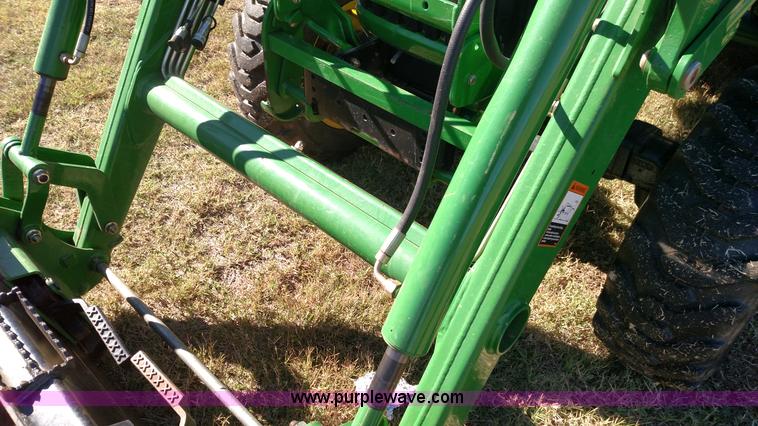 image for item L6024 2006 John Deere 4520 compact utility tractor