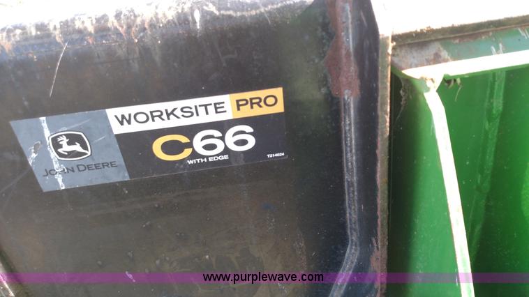 image for item L6024 2006 John Deere 4520 compact utility tractor