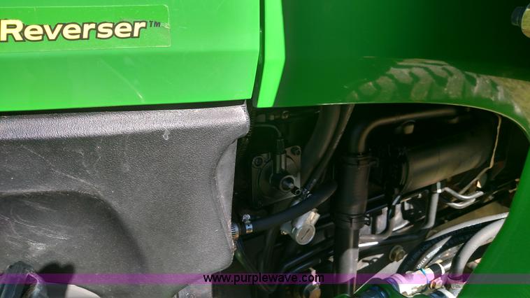 image for item L6024 2006 John Deere 4520 compact utility tractor