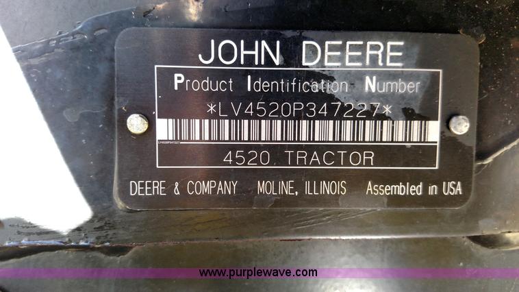 image for item L6024 2006 John Deere 4520 compact utility tractor