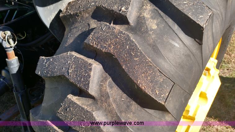 image for item L6024 2006 John Deere 4520 compact utility tractor