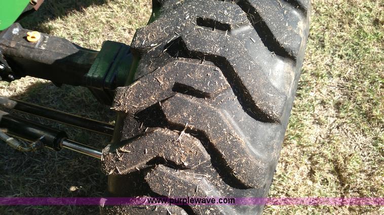 image for item L6024 2006 John Deere 4520 compact utility tractor