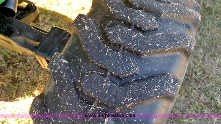 image for item L6024 2006 John Deere 4520 compact utility tractor