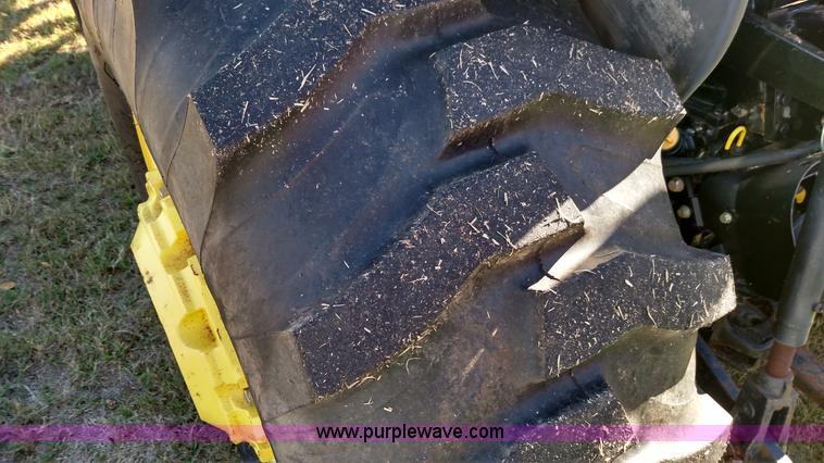 image for item L6024 2006 John Deere 4520 compact utility tractor