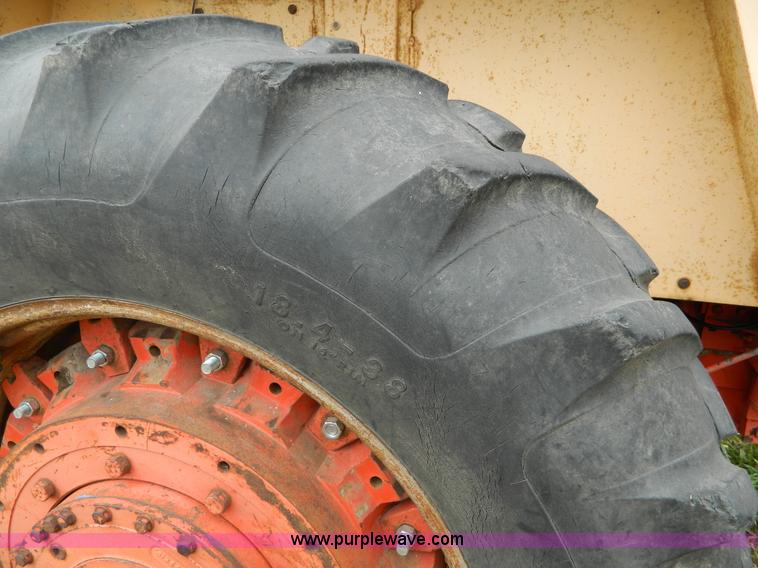 image for item L7275 Case 1170 tractor