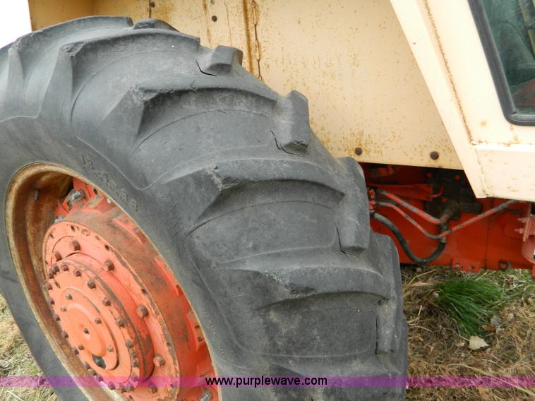image for item L7275 Case 1170 tractor