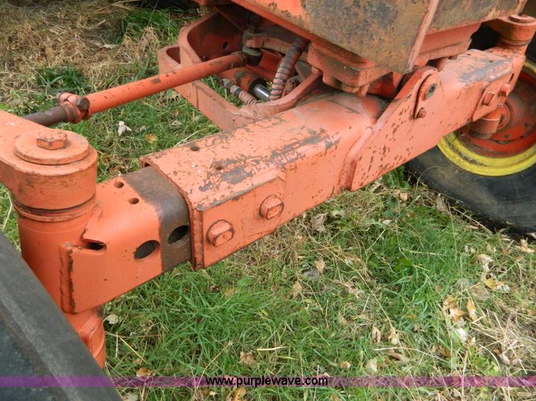 image for item L7275 Case 1170 tractor
