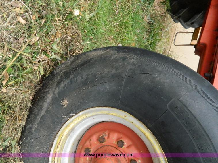 image for item L7275 Case 1170 tractor