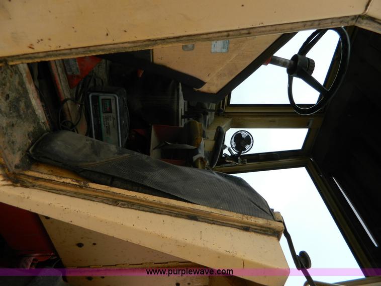 image for item L7275 Case 1170 tractor