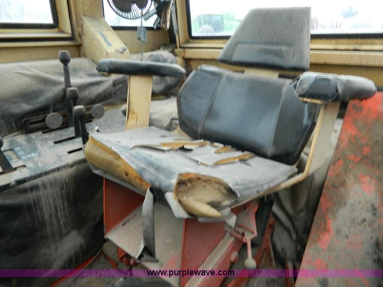 image for item L7275 Case 1170 tractor