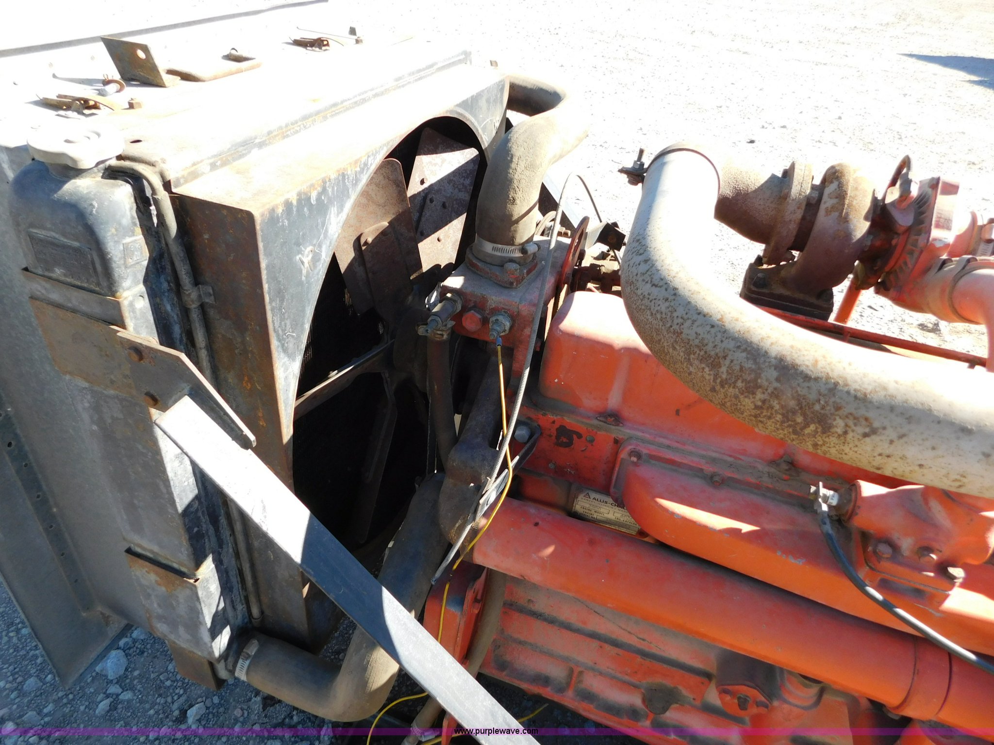 Allis Chalmers Gleaner L2 2900 six cylinder turbo diesel engine in