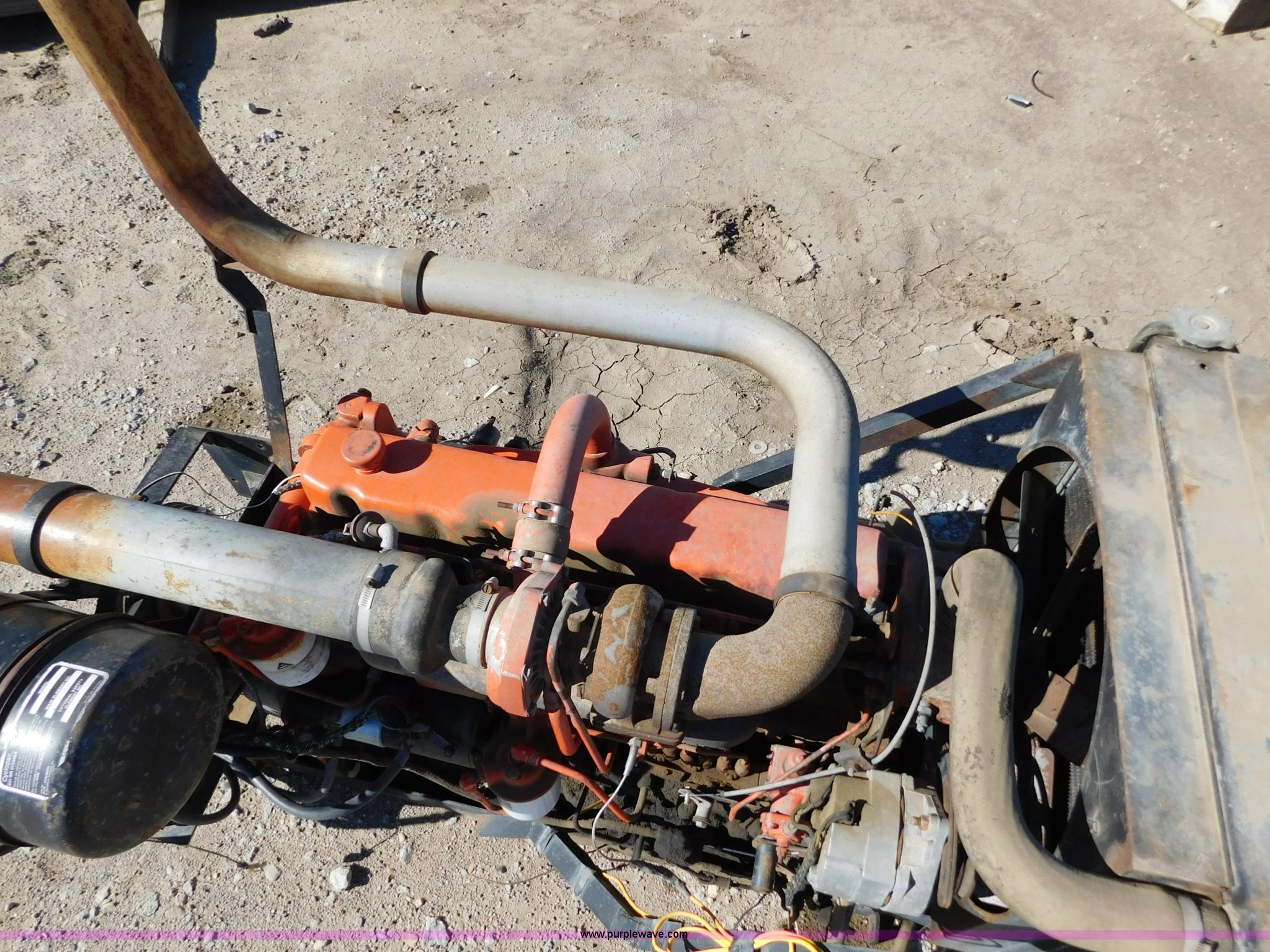 Allis Chalmers Gleaner L2 2900 six cylinder turbo diesel engine in ...