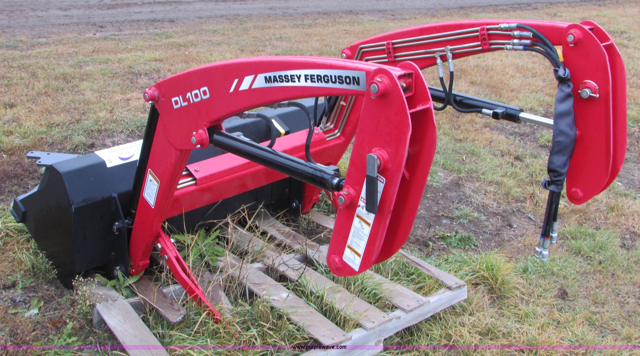MasseyFerguson DL100 loader in Williston, ND Item J1707 sold