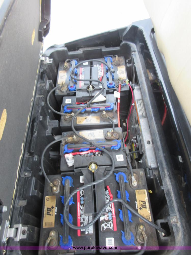 image for item BB9041 2011 Club Car Precident golf cart