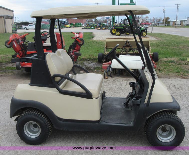 image for item BB9042 2010 Club Car Precident golf cart
