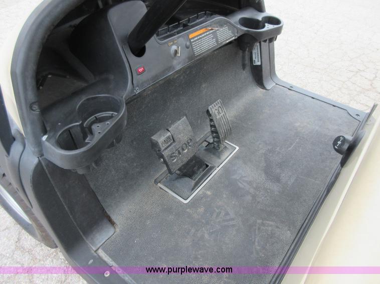 image for item BB9042 2010 Club Car Precident golf cart