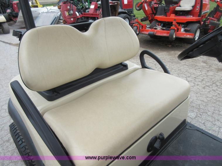 image for item BB9042 2010 Club Car Precident golf cart