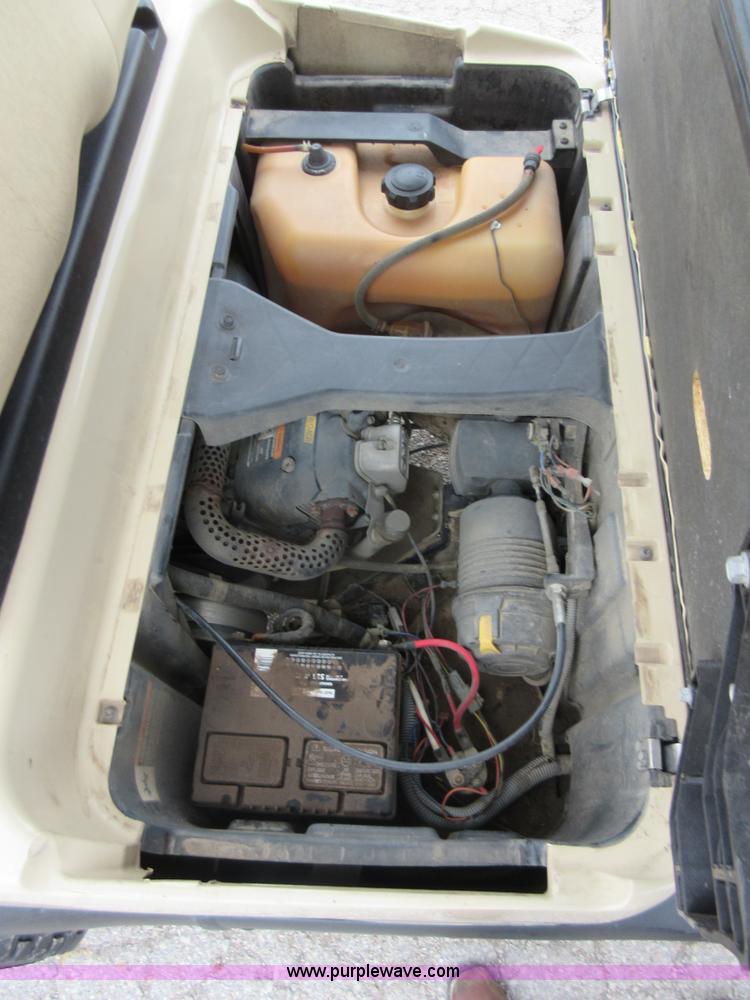 image for item BB9042 2010 Club Car Precident golf cart