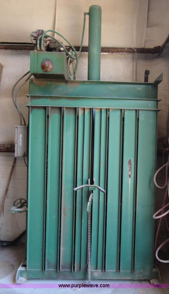 image for item BB9055 1997 Load King 1003910 vertical cardboard baler