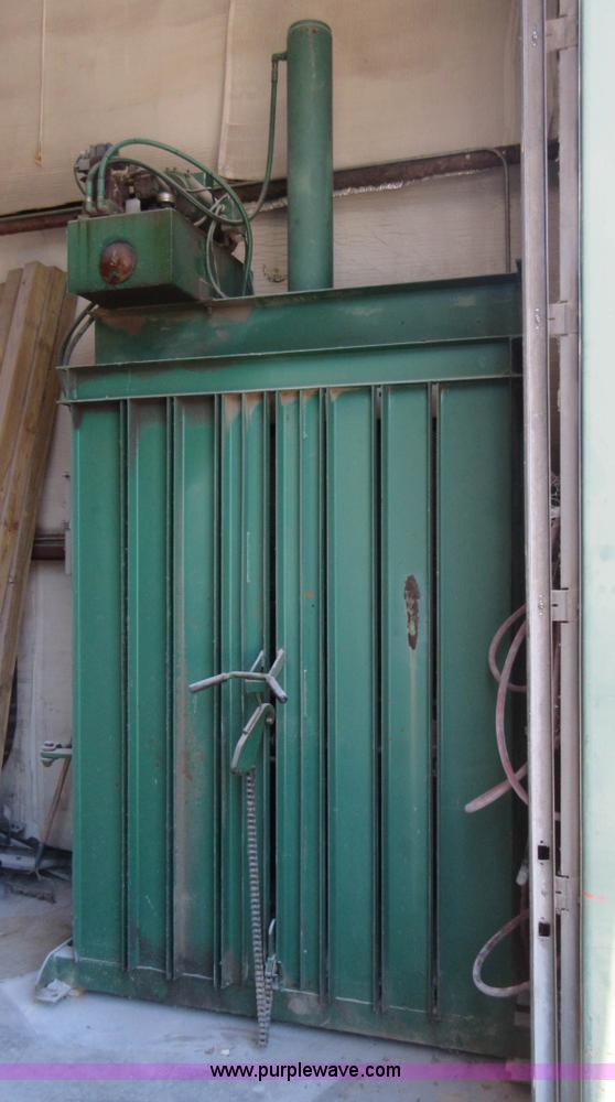 image for item BB9055 1997 Load King 1003910 vertical cardboard baler