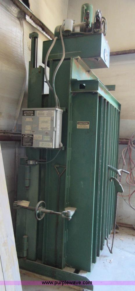 image for item BB9055 1997 Load King 1003910 vertical cardboard baler