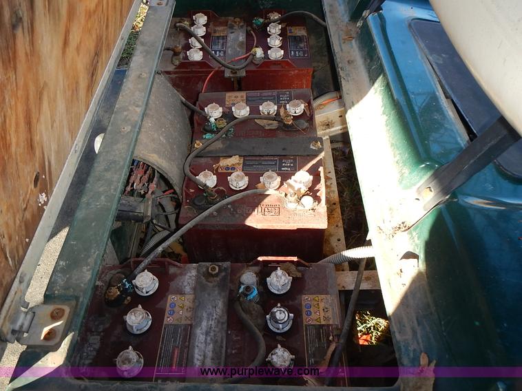 image for item BN9145 2004 Club Car electric golf cart