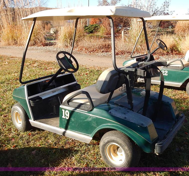image for item BN9146 2004 Club Car electric golf cart