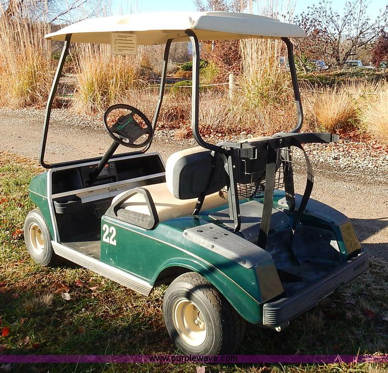 image for item BN9147 2004 Club Car electric golf cart