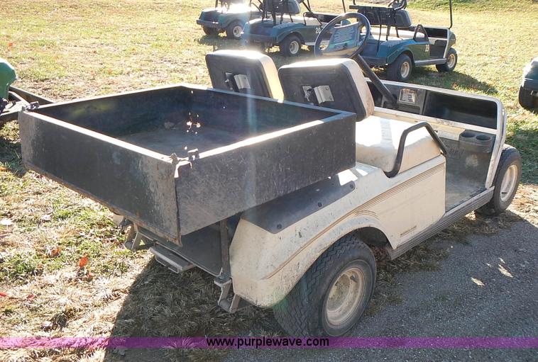 image for item BN9148 1996 Ingersoll Rand electric golf cart