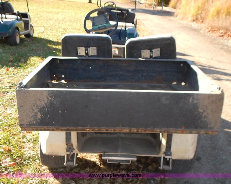 image for item BN9148 1996 Ingersoll Rand electric golf cart