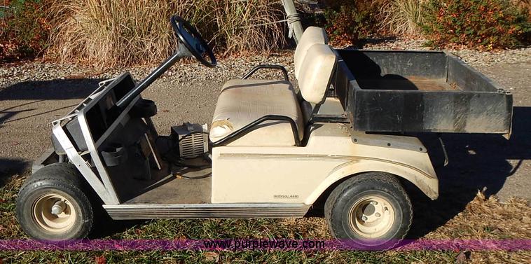 image for item BN9148 1996 Ingersoll Rand electric golf cart