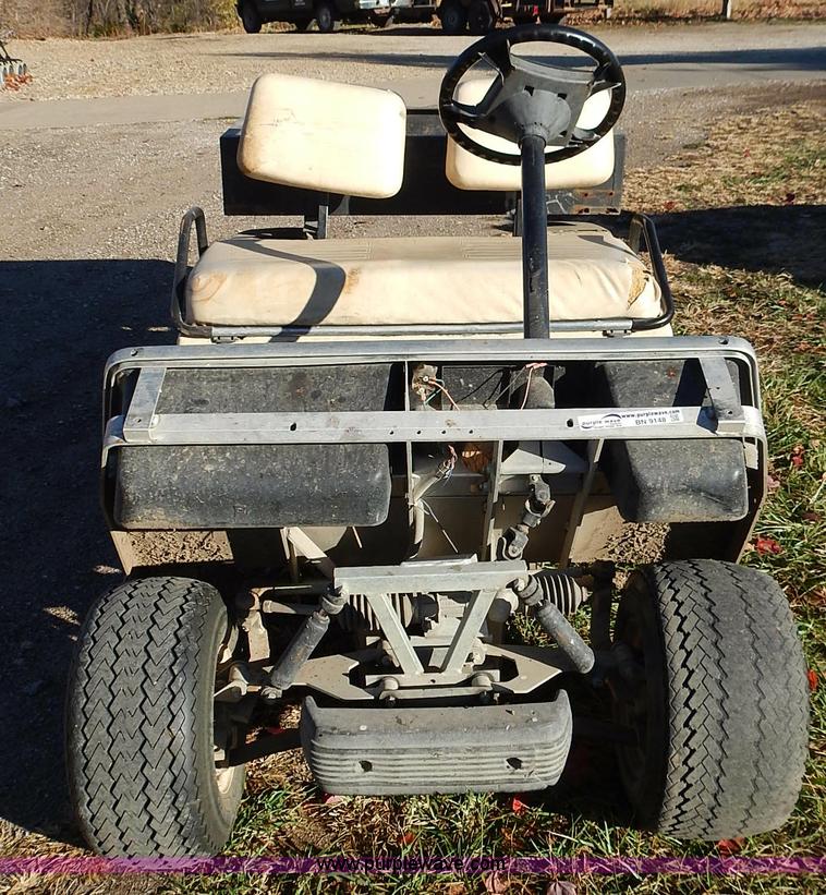 image for item BN9148 1996 Ingersoll Rand electric golf cart
