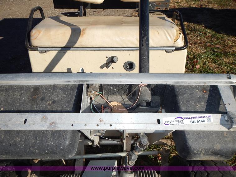 image for item BN9148 1996 Ingersoll Rand electric golf cart