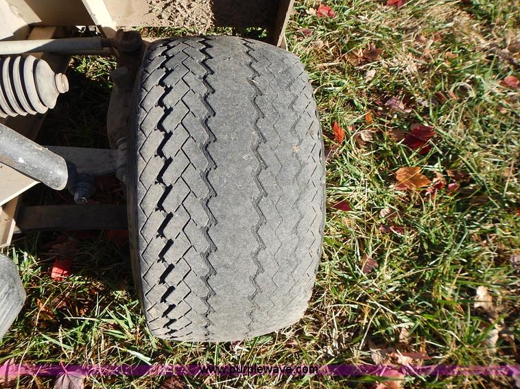 image for item BN9148 1996 Ingersoll Rand electric golf cart