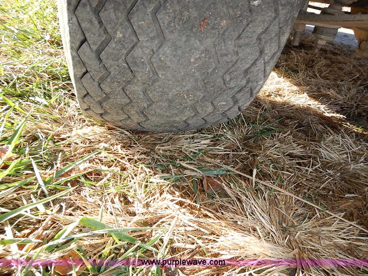 image for item BN9148 1996 Ingersoll Rand electric golf cart