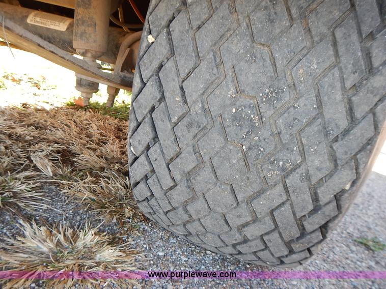 image for item BN9148 1996 Ingersoll Rand electric golf cart