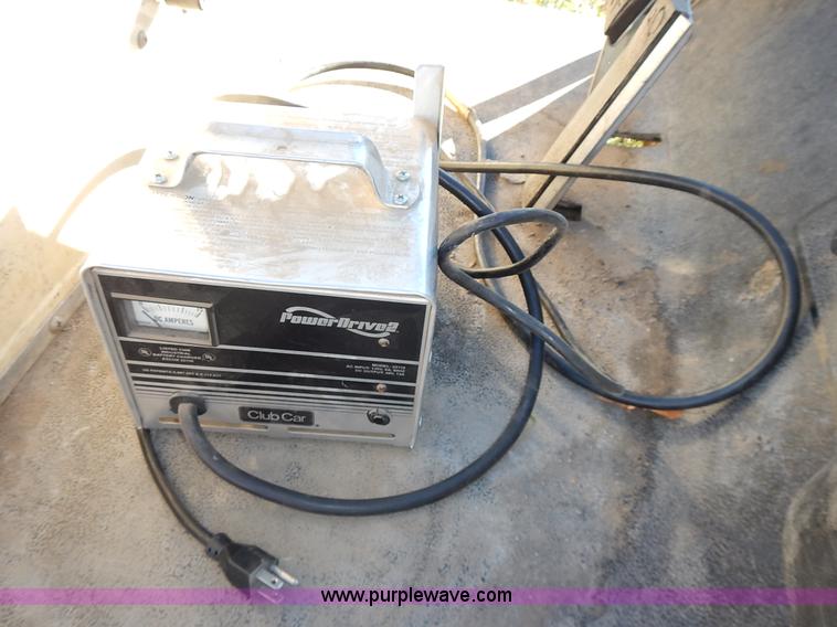 image for item BN9148 1996 Ingersoll Rand electric golf cart