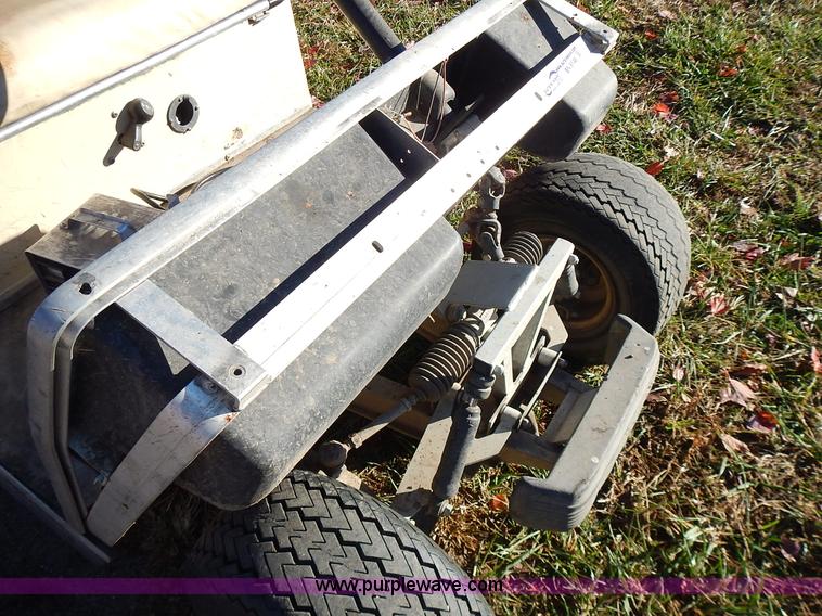 image for item BN9148 1996 Ingersoll Rand electric golf cart