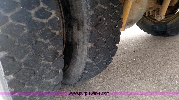 image for item BR9416 1997 Ford B800 Thomas school bus