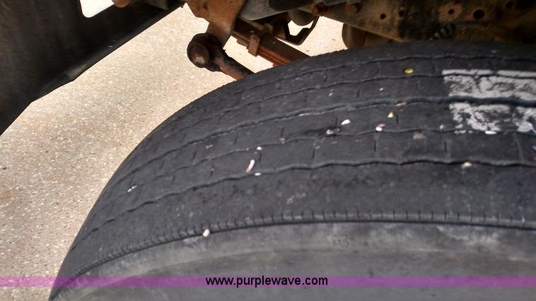 image for item BR9416 1997 Ford B800 Thomas school bus