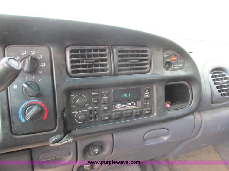 image for item BS9014 1999 Dodge Ram 1500 Club Cab pickup truck