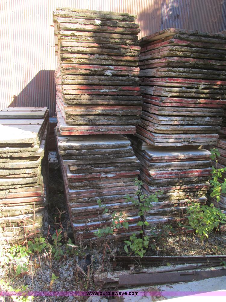 image for item BS9905 Wood concrete forms