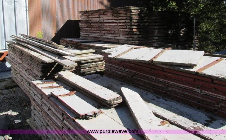 image for item BS9905 Wood concrete forms