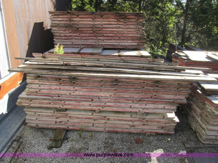 image for item BS9905 Wood concrete forms