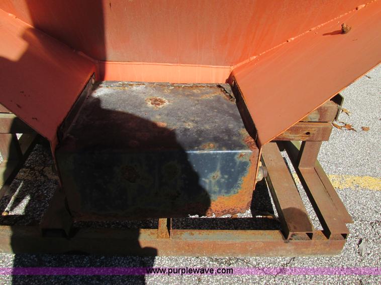 image for item BS9911 Swenson salt spreader